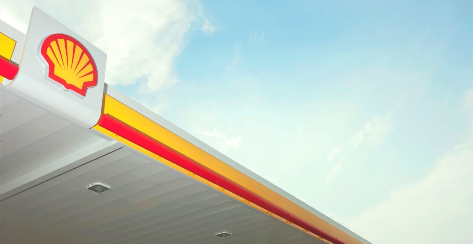 Shell Tankstelle, Powering Progress, Shell Aktie, Aktien kaufen bei Online Broker