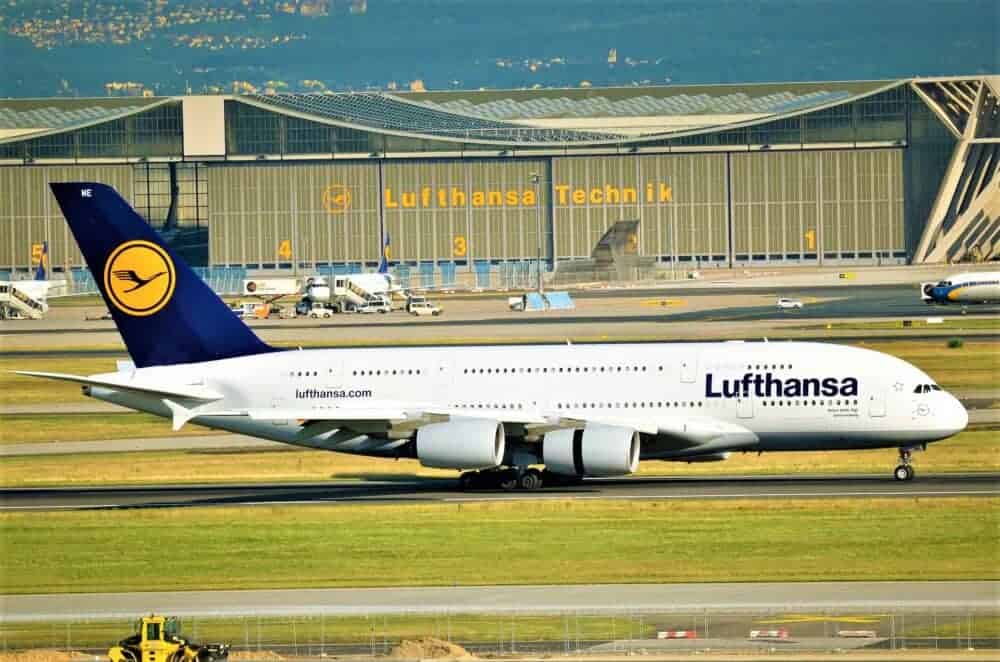 Airport, Flugzeug, deutsche Lufthansa E-Mail Adresse, Prognosen, News Lufthansa Aktie, it services, dpa afx, ubs ag
