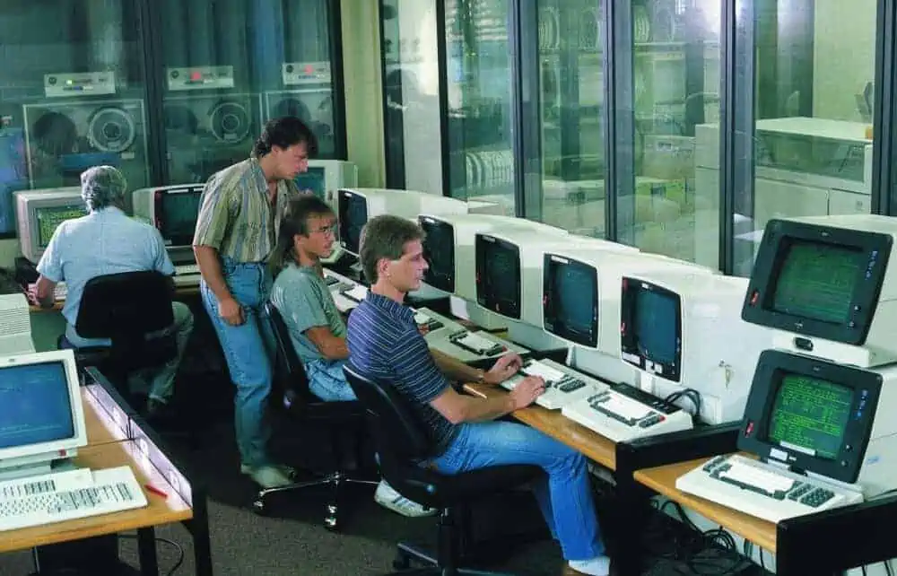 mitarbeiter von sap im alten büro aus dem jahr 1989