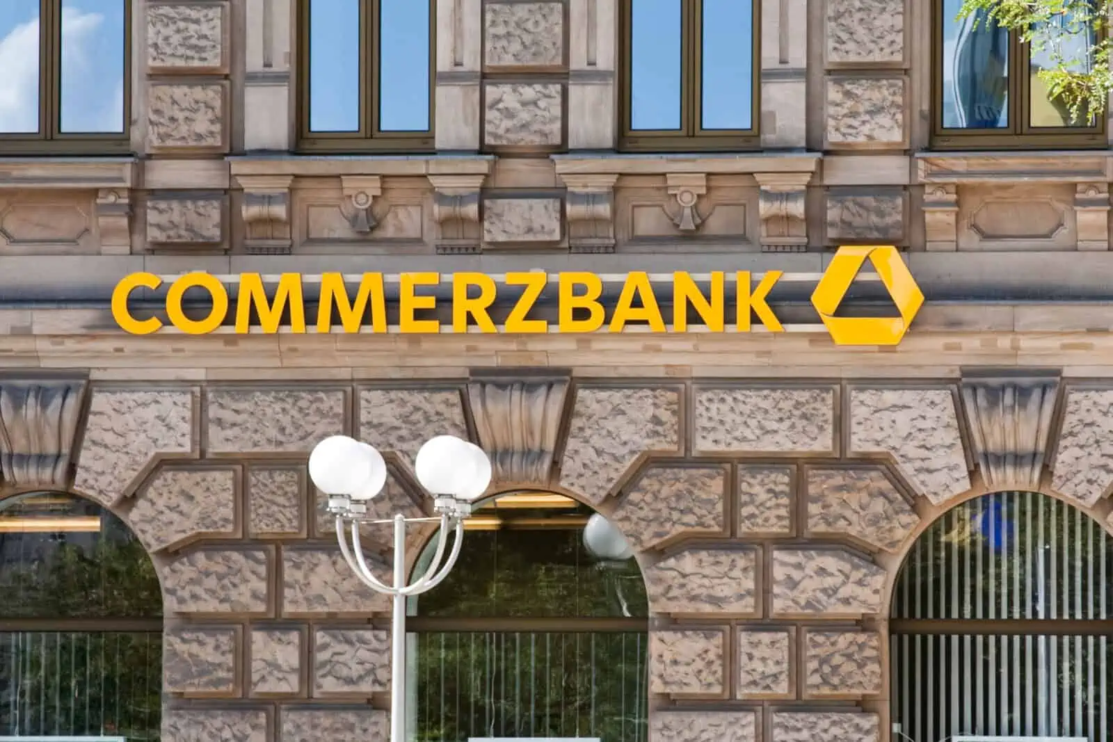 Commerzbank Bankfiliale werbung Fürstenhof in Frankfurt